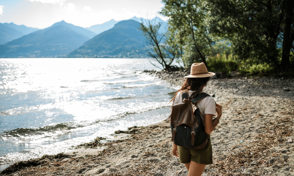 une femme qui voyage en solo